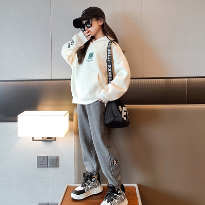 Girls Beige Cartoon 2 Piece Hoodie And Jogger Set Autumn Winter