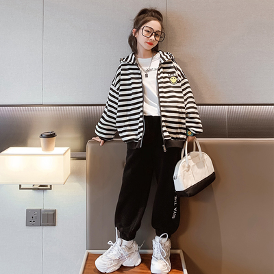 Teen Girls Hooded Black And White Striped Jacket Smiley Face Printed