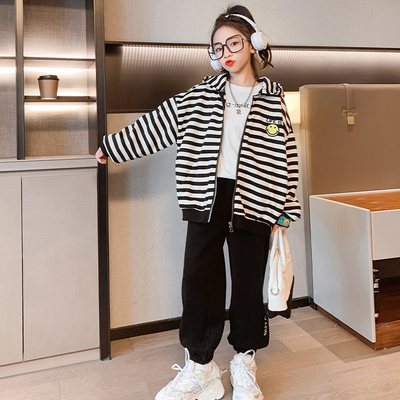 Warm Childrens Black And White Striped Coat Smiley Face Printed For Girls Aged 4-16