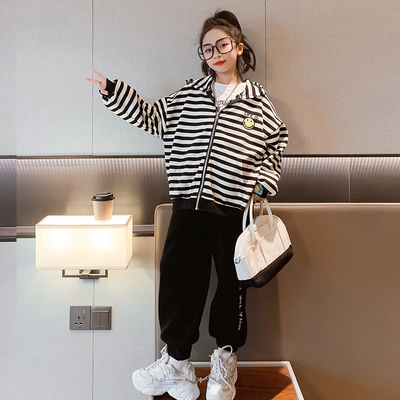 Warm Childrens Black And White Striped Coat Smiley Face Printed For Girls Aged 4-16